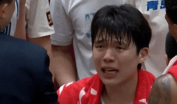 A策略 开局3失误！杨瀚森状态不佳被换，重返赛场后再创记录，数据亮眼